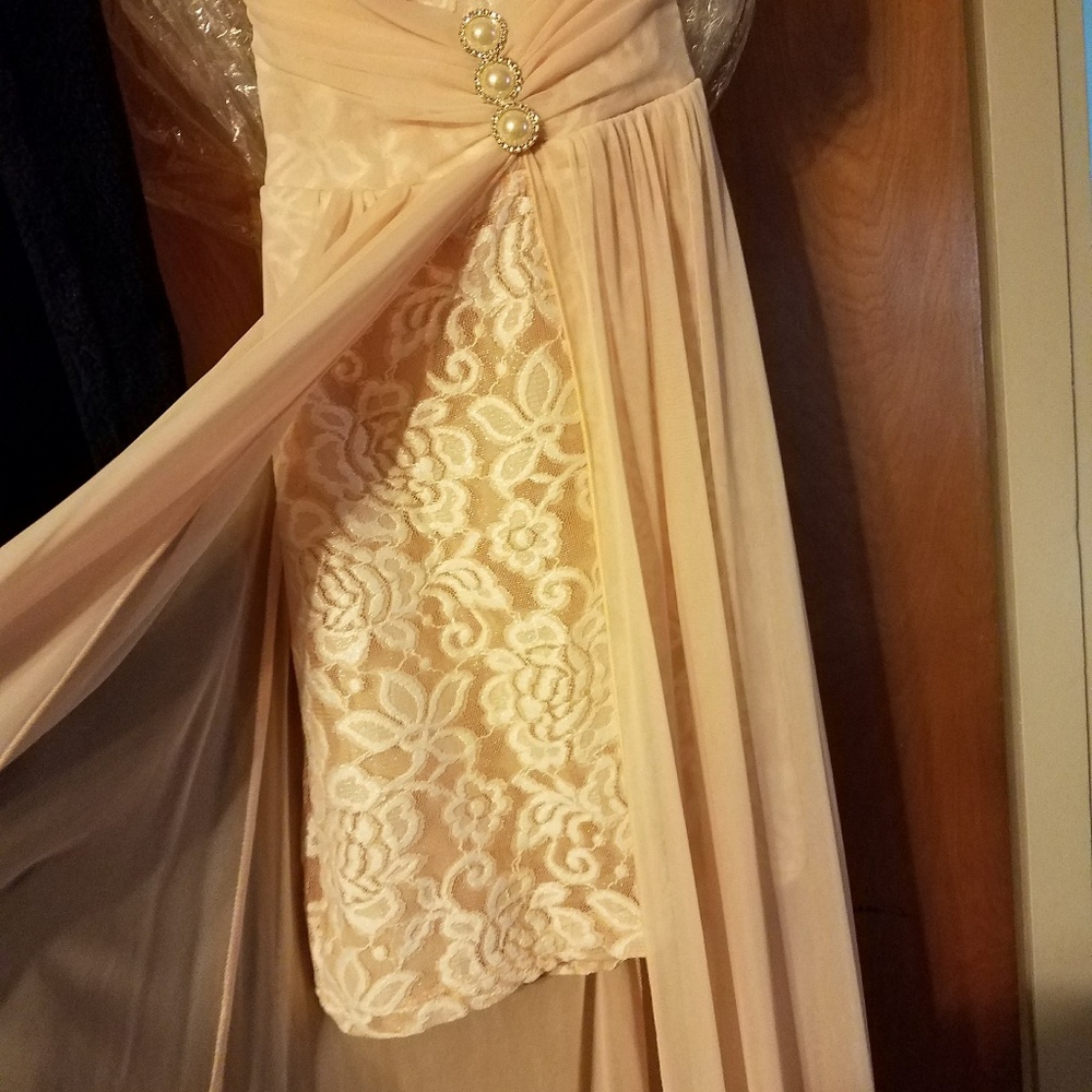 Dress - Picture 3 of 3